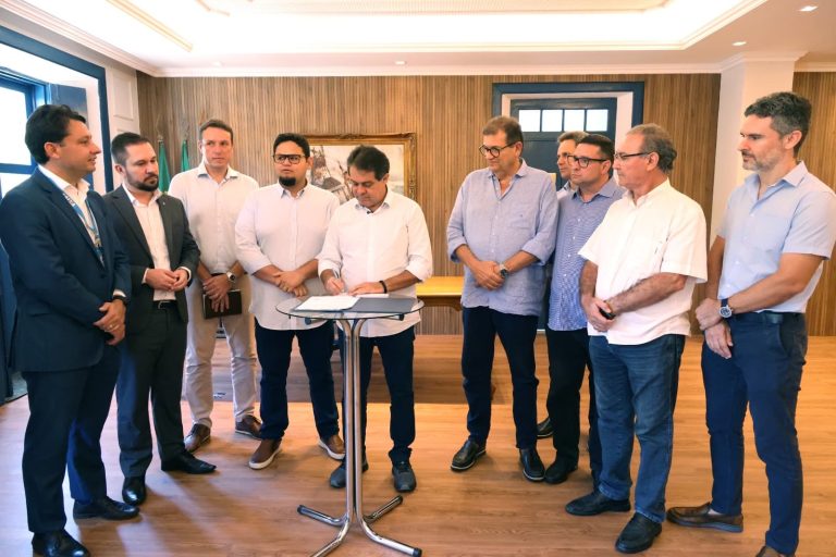Prefeito Evandro assina contrato para construção de 128 moradias na Paupina - Cn7