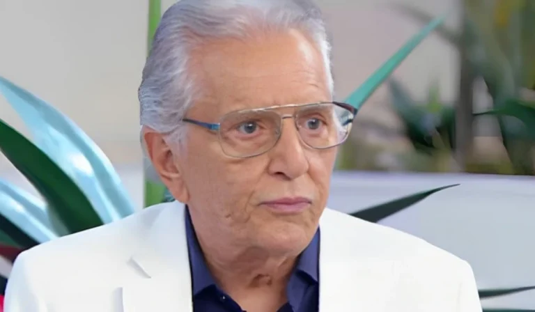 Carlos Alberto de Nóbrega em A Praça é Nossa (Foto: Reprodução/SBT)