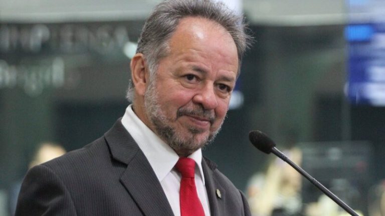 Acrísio Sena se licencia da presidência do Centec para assumir vaga na Assembleia Legislativa - Cn7