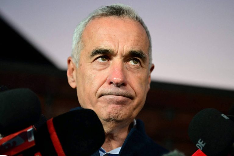 O ultradireitista Calin Georgescu, que tenta se candidatar a presidente da Romênia