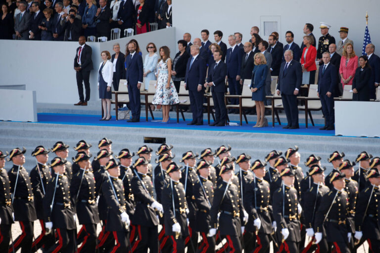 EUA farão desfile militar no dia do aniversário de Trump - 02/05/2025 - Mundo