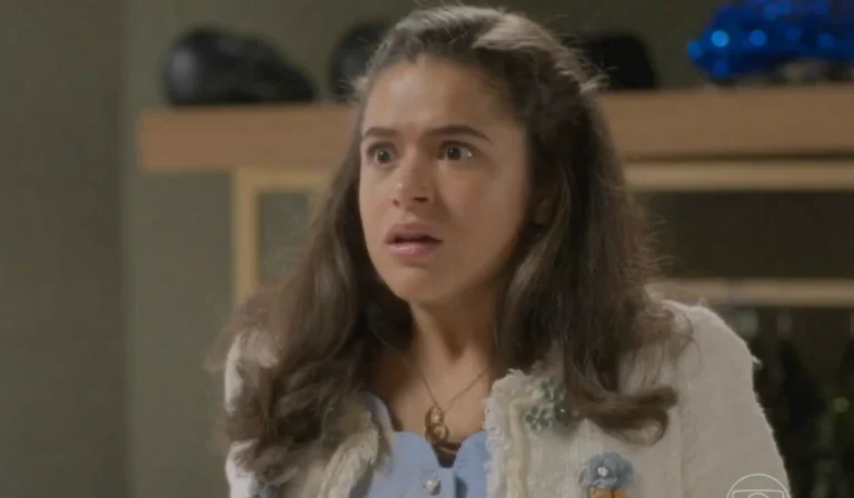 Bia (Maisa Silva) em Garota do Momento (Foto: Reprodução/TV Globo)