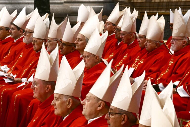 Entre Trump e memes, conclave decide legado de Francisco - 03/05/2025 - Mundo