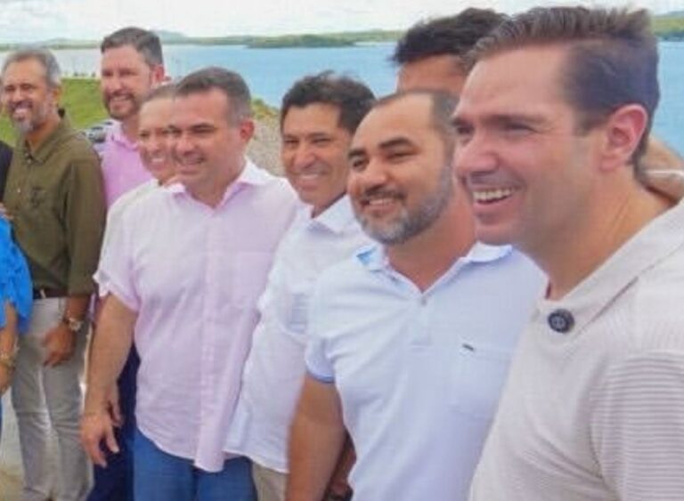 Fusão PSDB-Podemos deve encerrar carreira de Tasso Jereissati