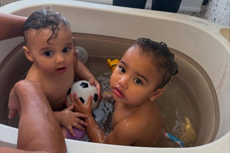 Mavie e Helena, filha de Neymar