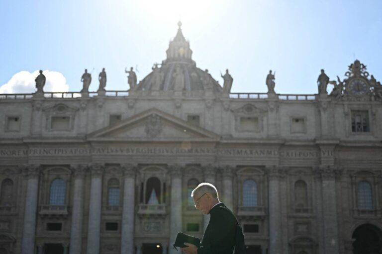 Saiba onde assistir à missa do conclave nesta quarta (7) - 06/05/2025 - Mundo