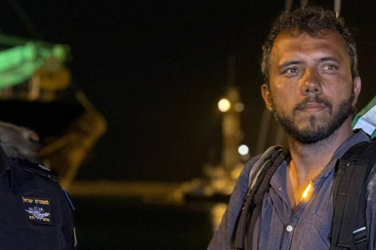 Ativista brasileiro Thiago Ávila em foto divulgada pelo governo de Israel