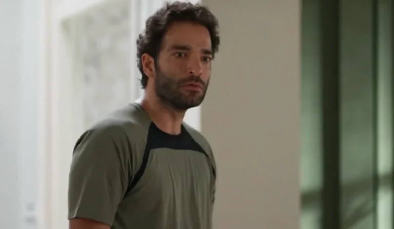 Afonso (Humberto Carrão) em Vale Tudo (Foto: Reprodução/TV Globo)