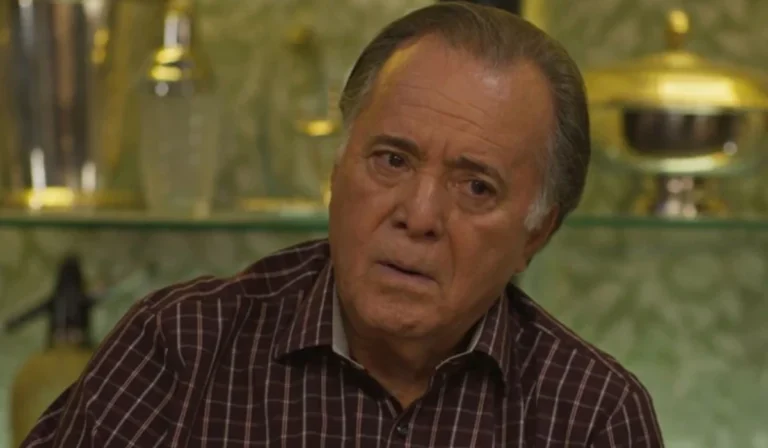 Abel (Tony Ramos) em Dona de Mim (Foto: Reprodução/TV Globo)