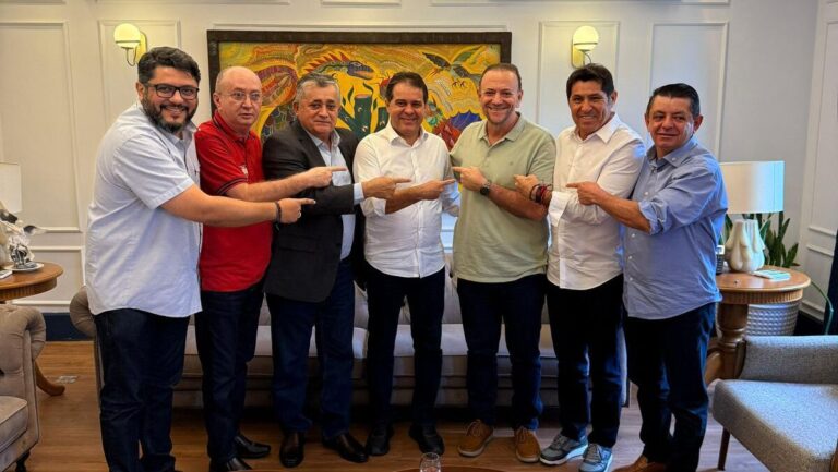 Novo presidente nacional do PT confirma candidatura de Guimarães ao Senado