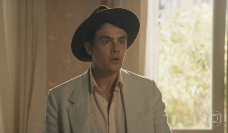 Candinho (Sergio Guizé) em Êta Mundo Melhor (Foto: Reprodução/TV Globo)