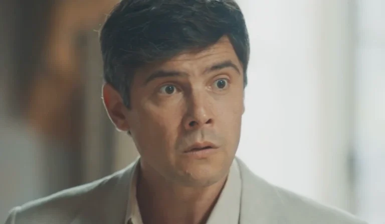 Candinho (Sergio Guizé) em Êta Mundo Melhor (Foto: Reprodução/TV Globo)