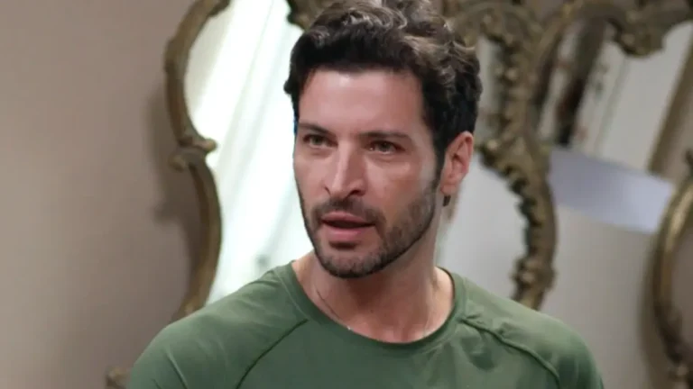 Walter, vestindo uma camisa verde, em cena de Vale Tudo.