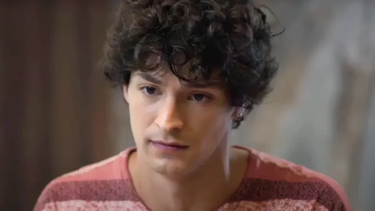 Tiago em cena do remake de Vale Tudo, da Globo.