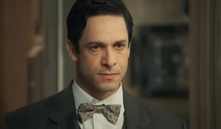 Celso (Rainer Cadete) em Êta Mundo Melhor (Foto: Reprodução/TV Globo)
